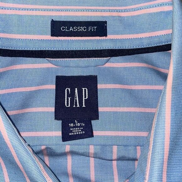 GAP Classic Fit Longsleeve Buttondown Shirt - Picture 5 of 6